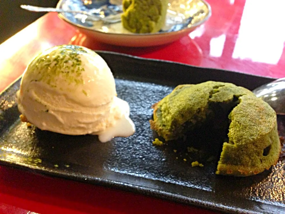 Green tea lave cake?!😑😂|PeonyYanさん