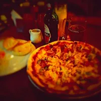 Snapdishの料理写真:Pizza, beer|adiyantoさん