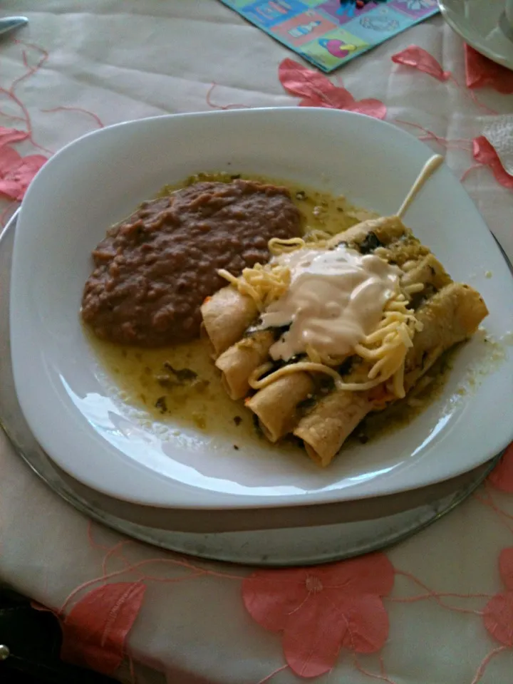 Enchiladas suizas|karla zannethさん