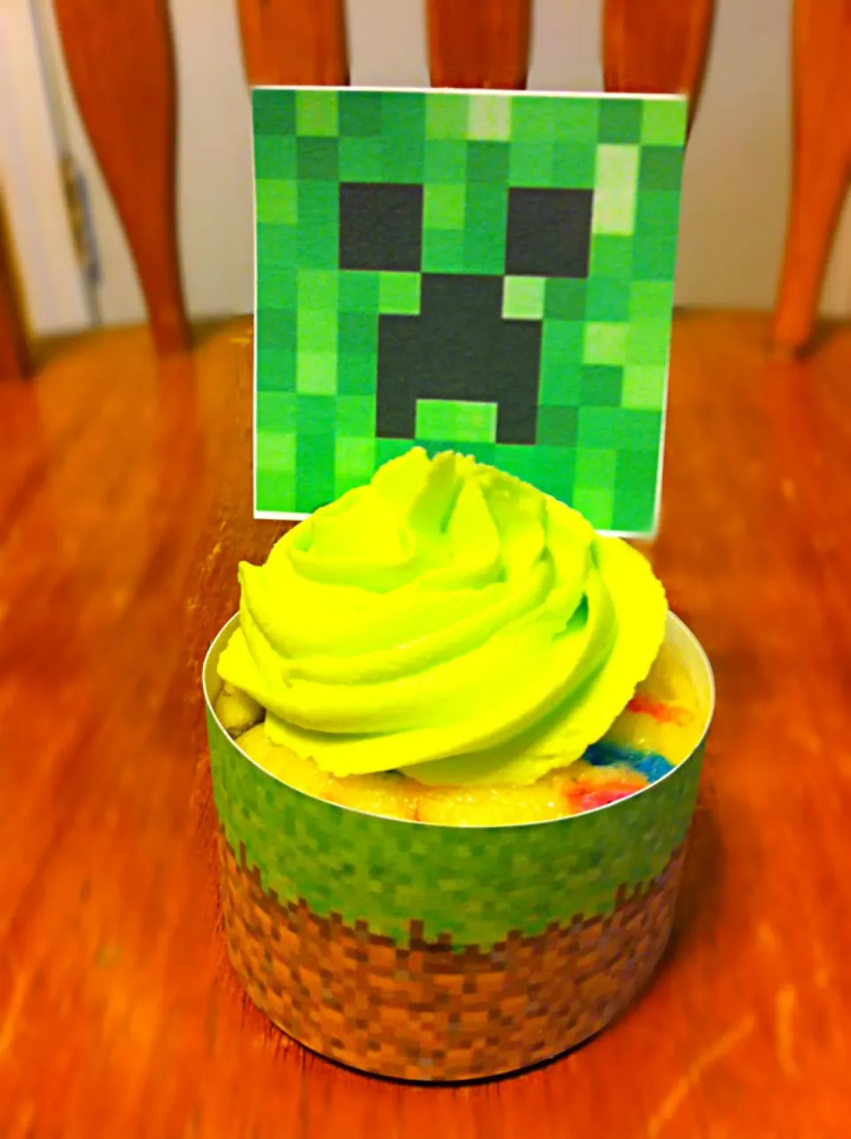 Snapdishの料理写真:Vanilla minecraft cupcake|Tiffini Millsさん