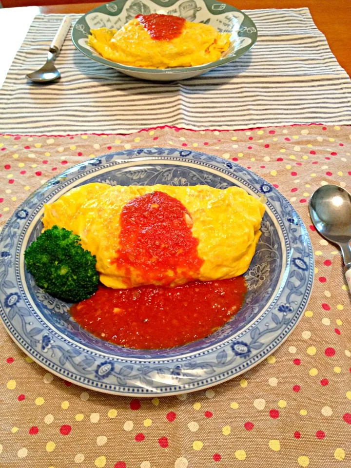 トマト煮込みの残りかけたオムライスの朝🍅🍅🍅👍|ハルさん