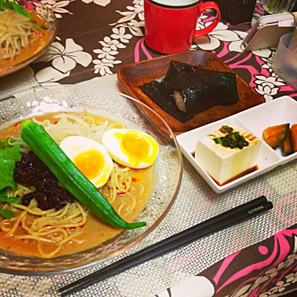 冷やし担々麺n焼き鯖とじゃこのおむすびn冷奴とかぼちゃの煮物|SAYAKAさん