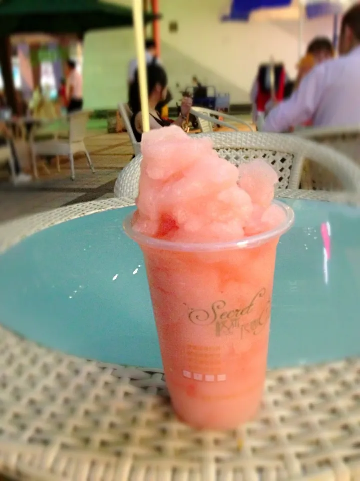 strawberries smootie|ศริณญา ปัดไธสงさん