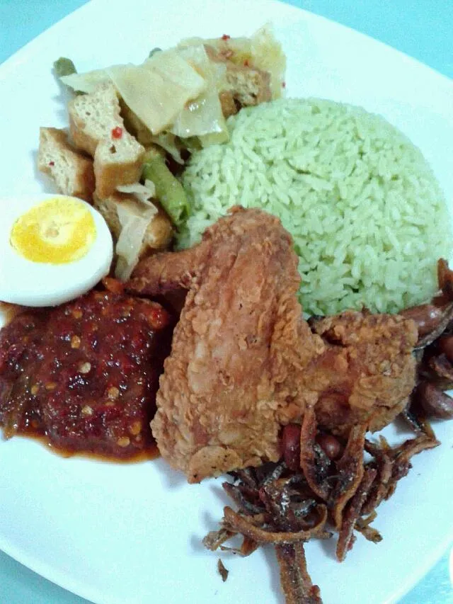 Nasi Lemak with Sayur Lodeh|Pae Thongyaemさん