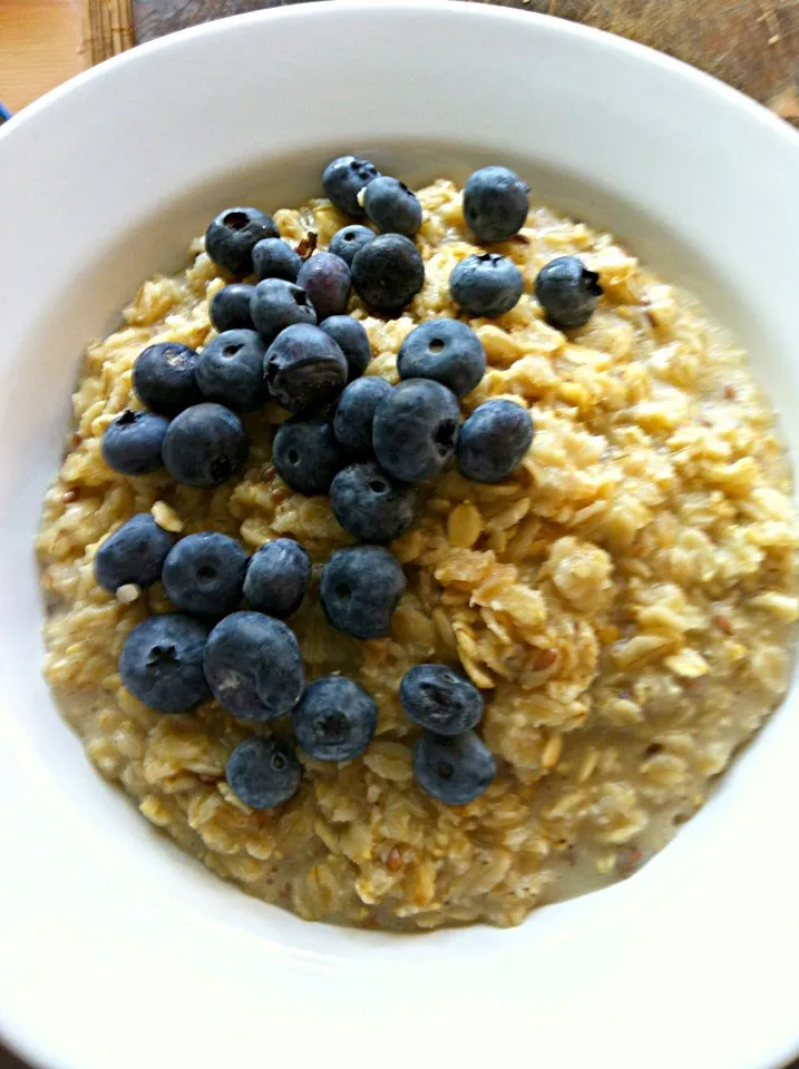 Oats with blueberries|cecilia karlsen gnalyさん