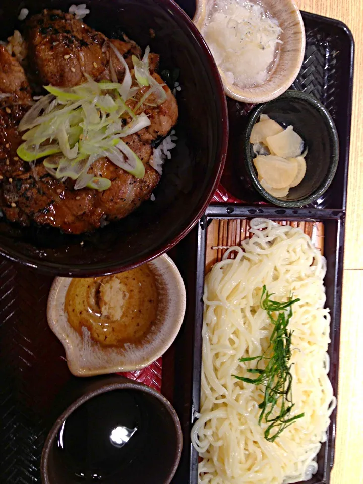 豚丼と稲庭うどん|ごはんできたよ〜さん