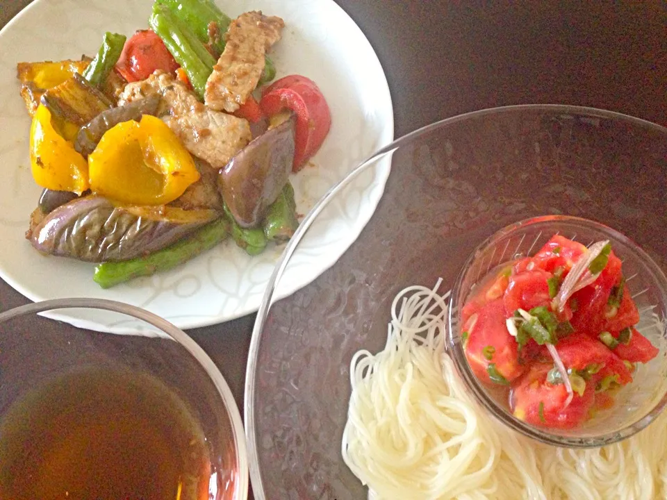 夏野菜と豚肉の梅肉生姜炒め|ふわふわさん