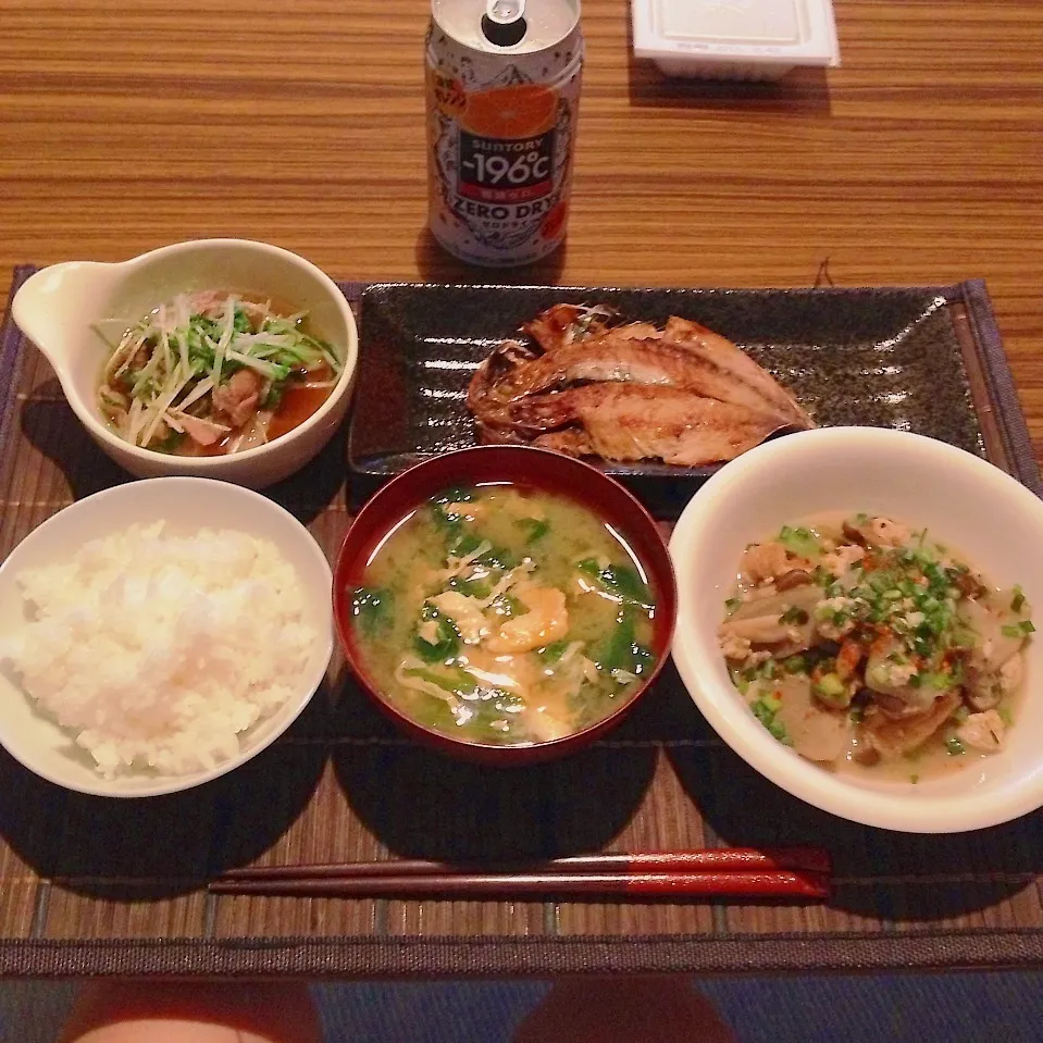 アジのヒラキ、豚肉と水菜のハリハリ煮、ゴボウと豆腐の甘辛炒り煮、ほうれん草と卵の味噌汁|はるさん