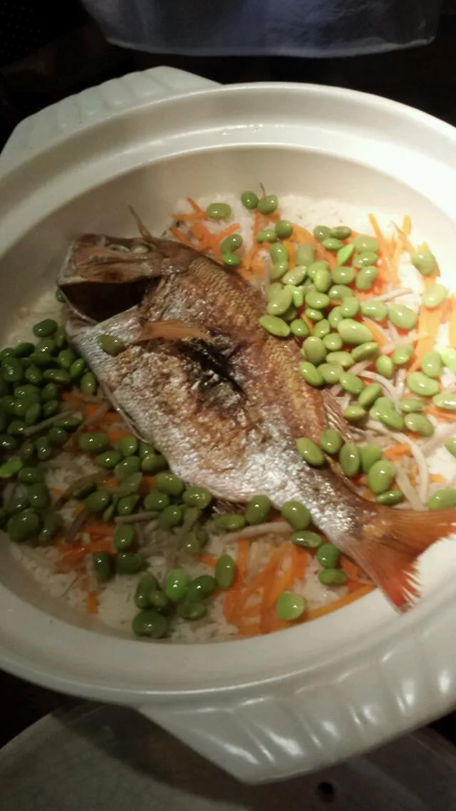 【代々木上原おこん】土鍋炊飯教室 鯛と枝豆の炊き込みご飯|うめロクさん