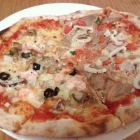 Snapdishの料理写真:IL Volo Pizza義波羅窯烤披薩|岩投さん