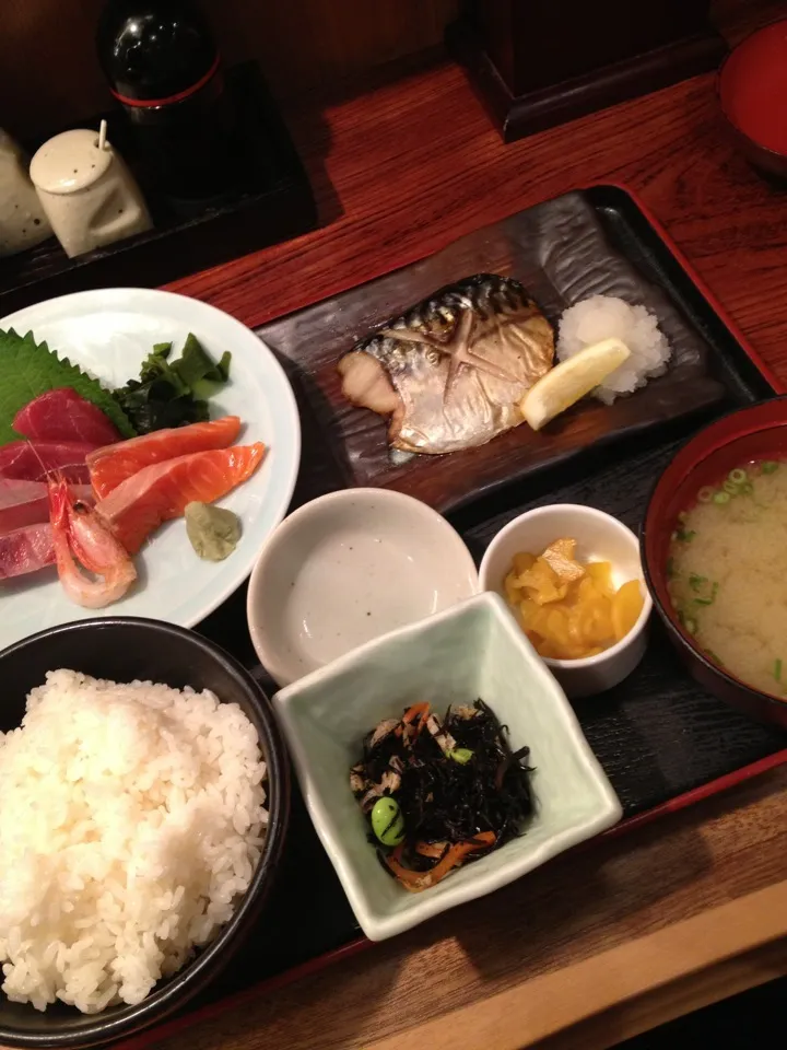 刺身と焼魚の定食|おてんき小僧さん