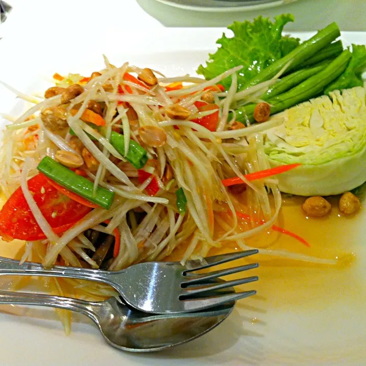 PAPAYA SALAD " SOM-TAM"|Blinkieさん