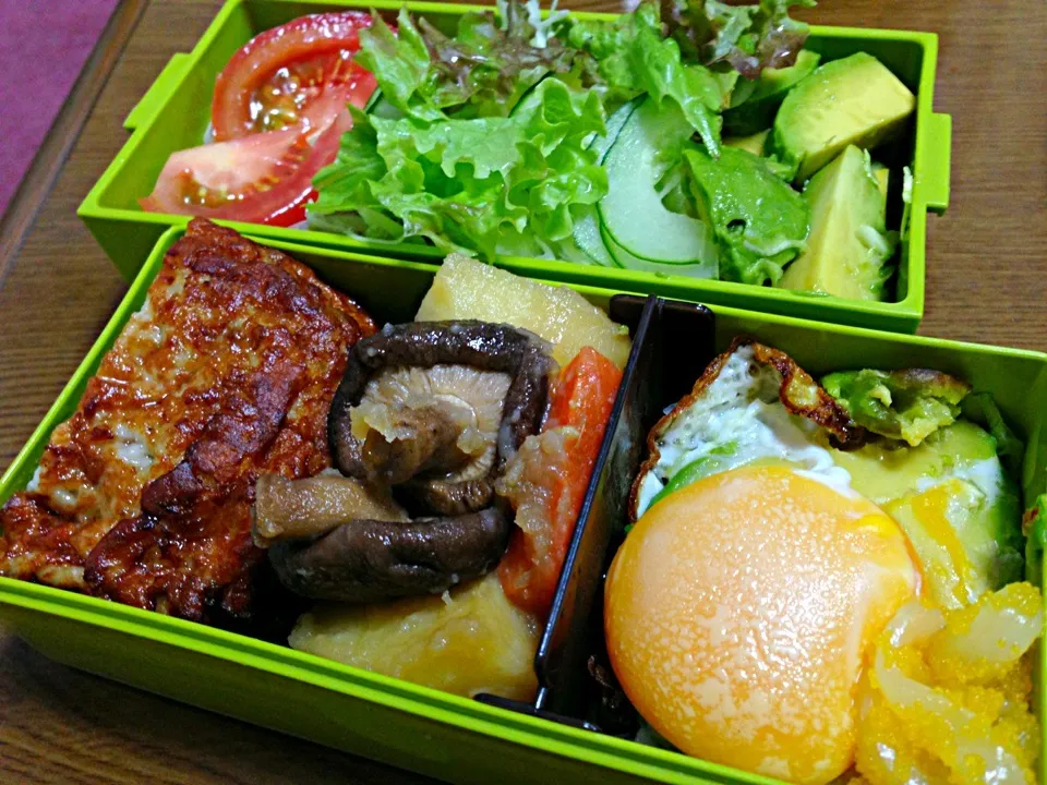 Snapdishの料理写真:みちゃこさんのFried egg in avocadoを弁当に！！|wildcat山猫さん