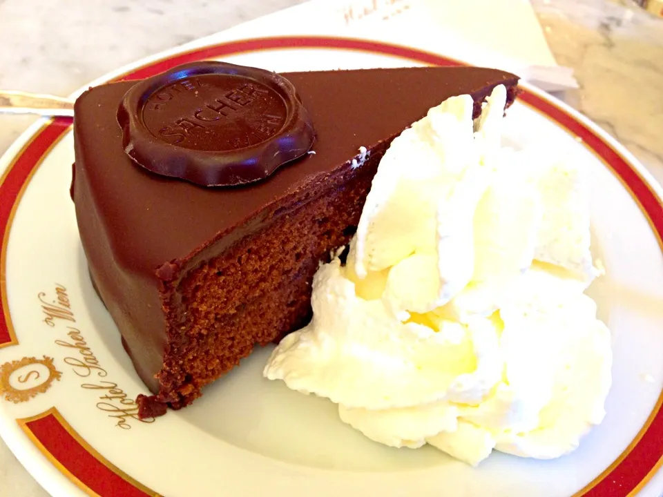 Snapdishの料理写真:Viennese Sacher Torte! ❤|Jessica Antonioさん