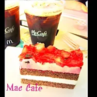 Snapdishの料理写真:初めてMac Cafeでケーキ食べた♡|りほさん