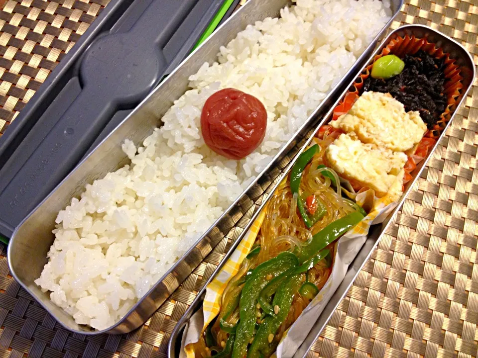 お昼のお弁当：チャプチェ、卵焼き、ひじき|leezaspider1991さん