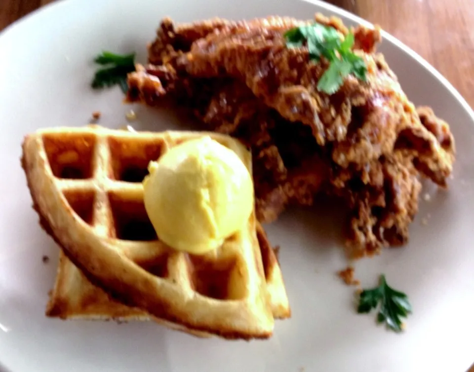 Fried Chicken and Waffles from the Strand House|sooprcoolchicaさん