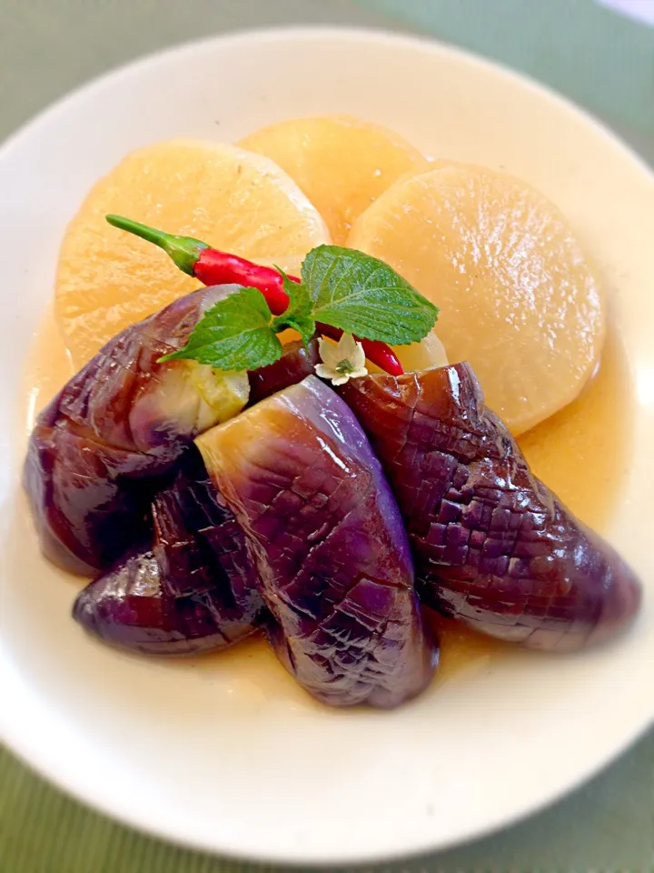 Simmered eggplant&radish🍶大根と茄子の煮物|🌈Ami🍻さん