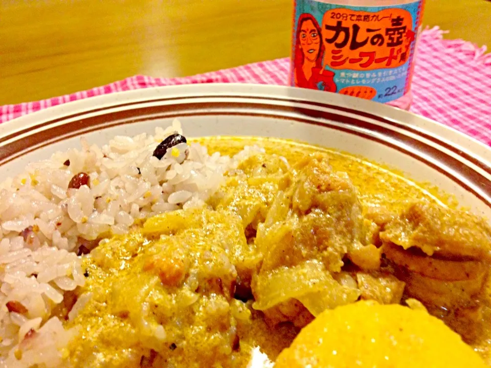 チキンカリーで夕食🍛🍛|かずみさん