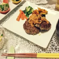 Snapdishの料理写真:豆腐ハンバーグオーロラソースかけ|柳沼あゆみさん