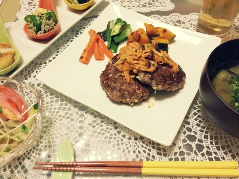 Snapdishの料理写真:豆腐ハンバーグオーロラソースかけ|柳沼あゆみさん