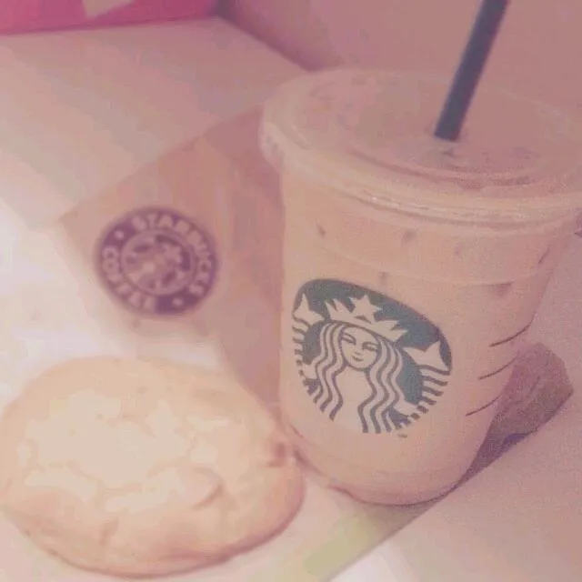 break time at STARBUCKSCOFFEE|Alley Catさん