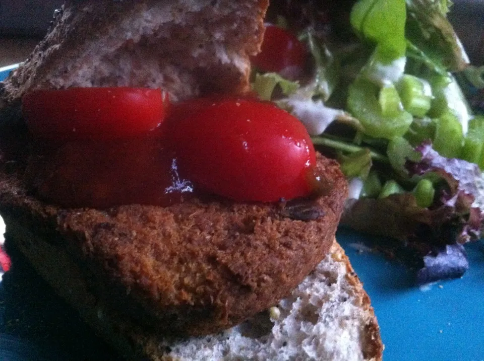 Snapdishの料理写真:Veggie Mexican spice burger with tomato relish & green salad|Nick Hiderさん