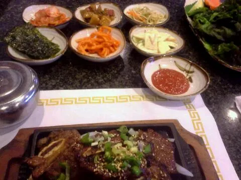 galbi lunch special with ssam (lettuce wraps) at chodang.|gra chaさん