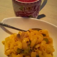 cheesy pasta + vege juice|Leh Sanさん