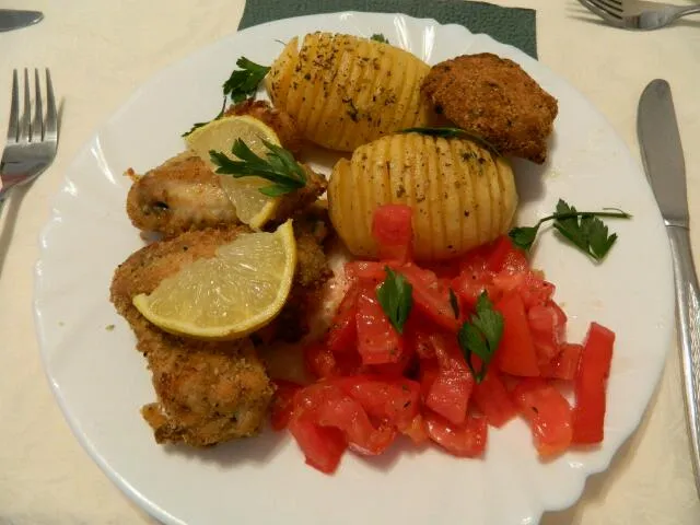 Chicken wings with parmesan & roast potatoes|Aleksandra Toholjevicさん