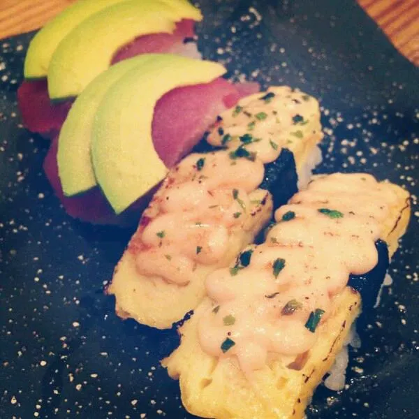 tamago mentai and tuna avocado sushi♥|joey limさん