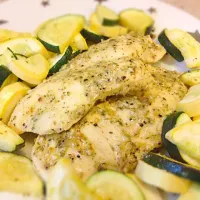 Snapdishの料理写真:Lemon peppercorn baked chicken|Linda Brunoさん