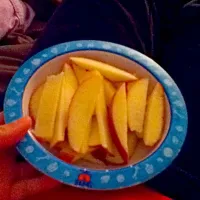 Apple Slices For Bedtime Snack~!|Laurenさん