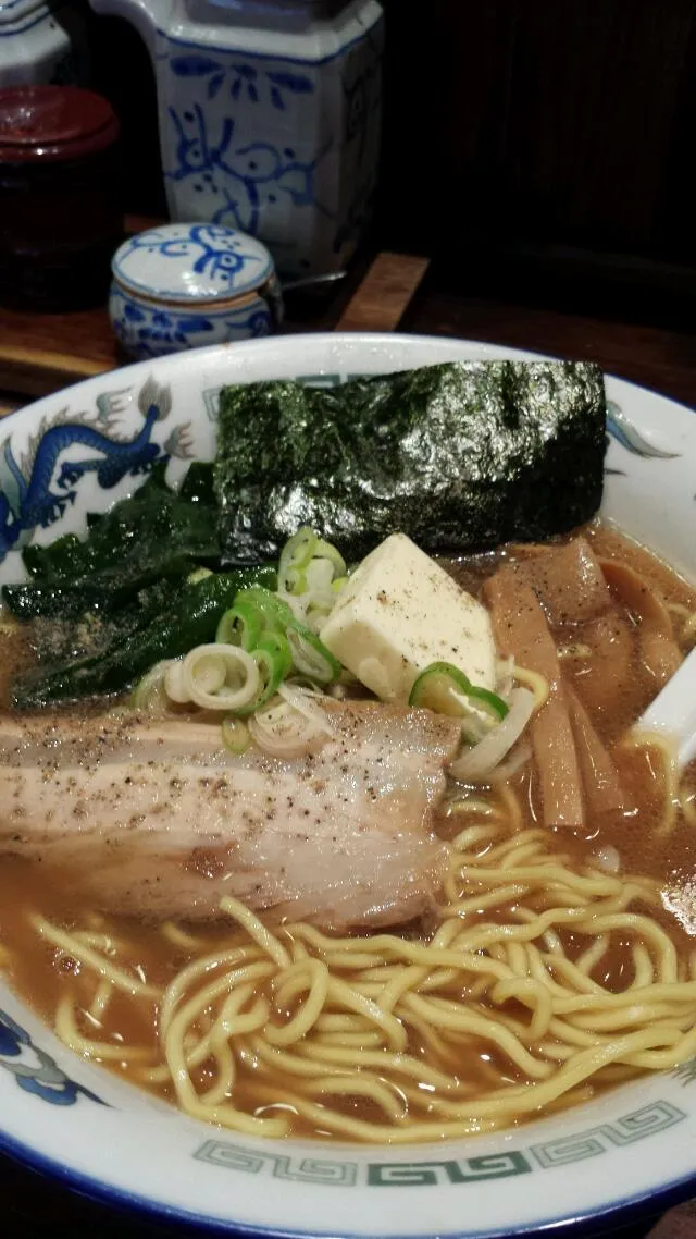 豚骨醤油拉麺バターのせ|うめロクさん