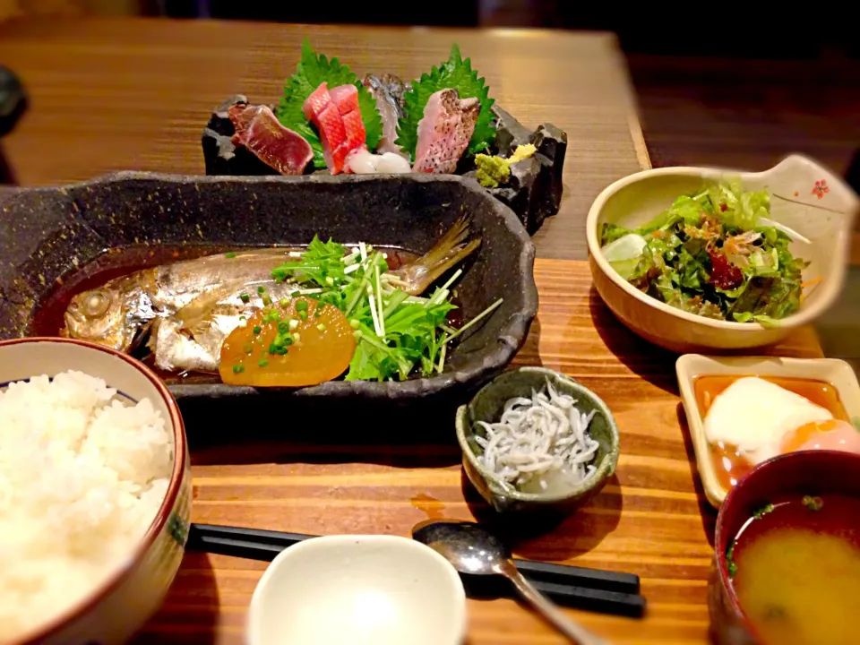 えぼ鯛の煮付＆刺身五種盛り定食|おかっぴーさん