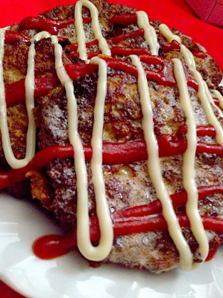 >eggplant-ground beef omelet<One of my children's favorites. They call this recipe eggplant burger.  茄子＋ミンチ オムレツ。子供達の大好きなオムレツ。子供達はこの食べ物をなすバーガーと呼びます。|Len(^_−)−☆さん