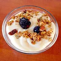 Blueberry, granola, soyayoghurt|coraさん