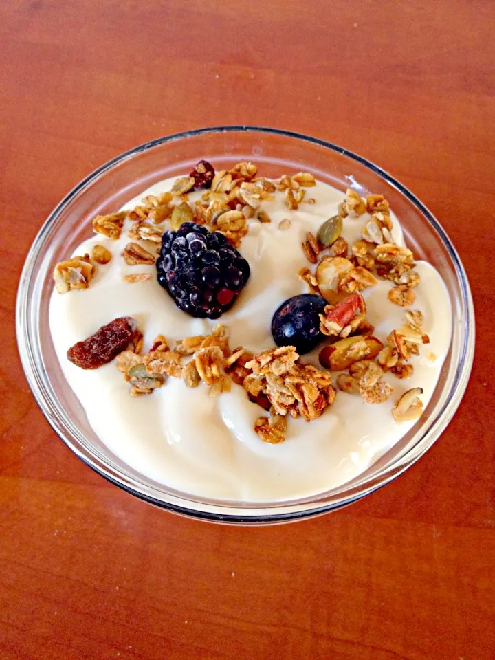 Blueberry, granola, soyayoghurt|coraさん