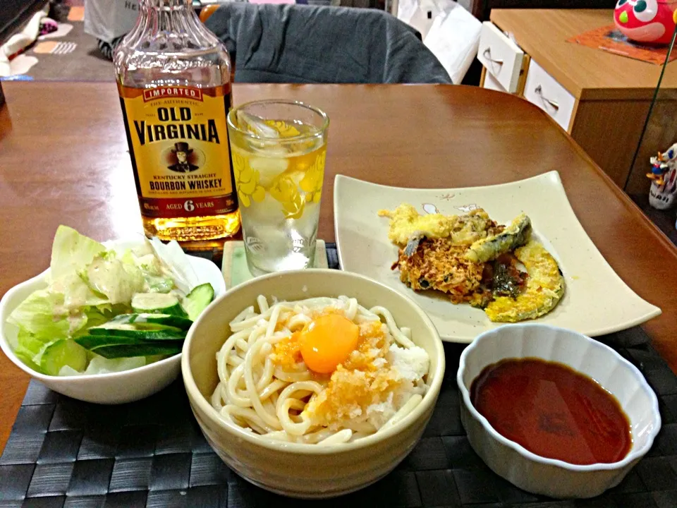 Snapdishの料理写真:黄身オロシぶっかけ讃岐うどん＆天麩羅🍜|マニラ男さん