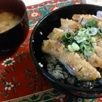 Snapdishの料理写真:照り焼き丼|おちゃるさん