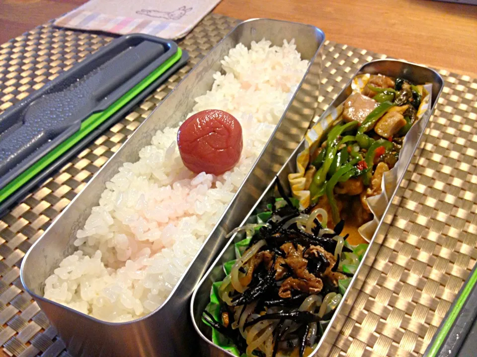 お昼のお弁当：ガパオごはん、ひじきの煮物|leezaspider1991さん