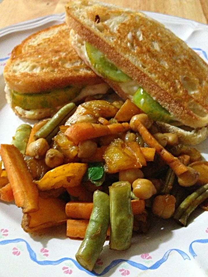 Grilled Soy Cheese and Tomato on Roasted Garlic Bread with Mixed Balsamic Veggies|http://melissasmenu.wordpress.com/さん