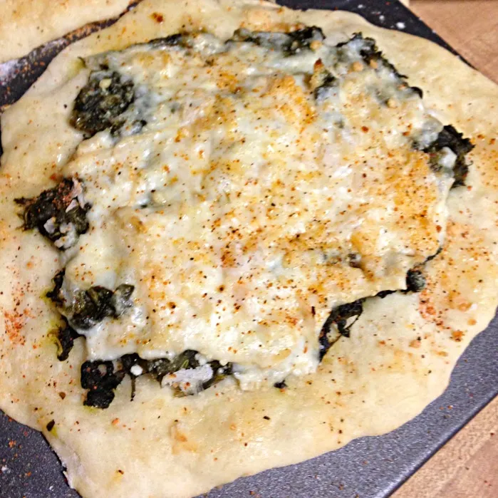 Snapdishの料理写真:Spinach Alfredo pizza with Cajun seasoning|private ryanさん