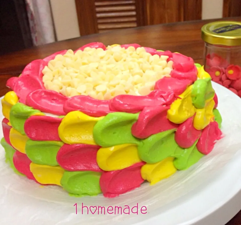 white chocolate rainbow cake|nanaさん