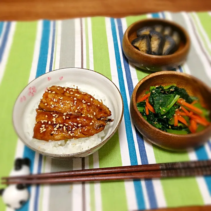 さんまの蒲焼き丼。|ねね子さん