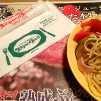 Snapdishの料理写真:ステーキ待ち・・|horikiriさん