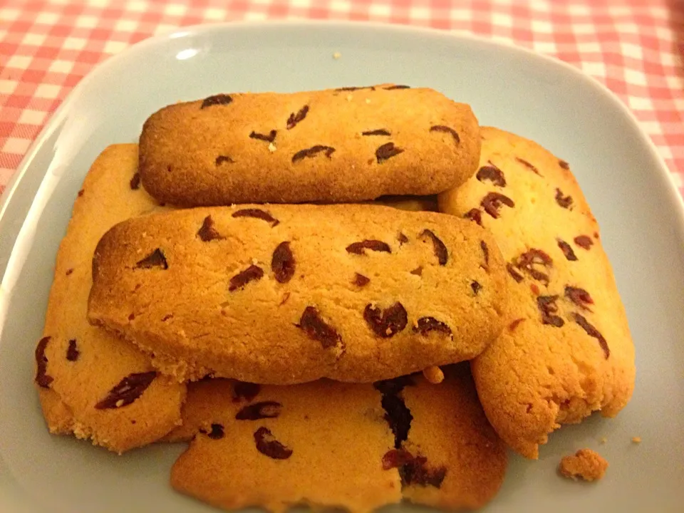 Snapdishの料理写真:Cranberry Cookies|Stella Wongさん