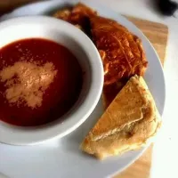 Grilled cheese sandwich + tomato soup|jeffrey cuevasさん