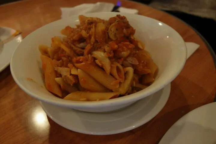 tuna penne in tomato sauce|chikpiさん