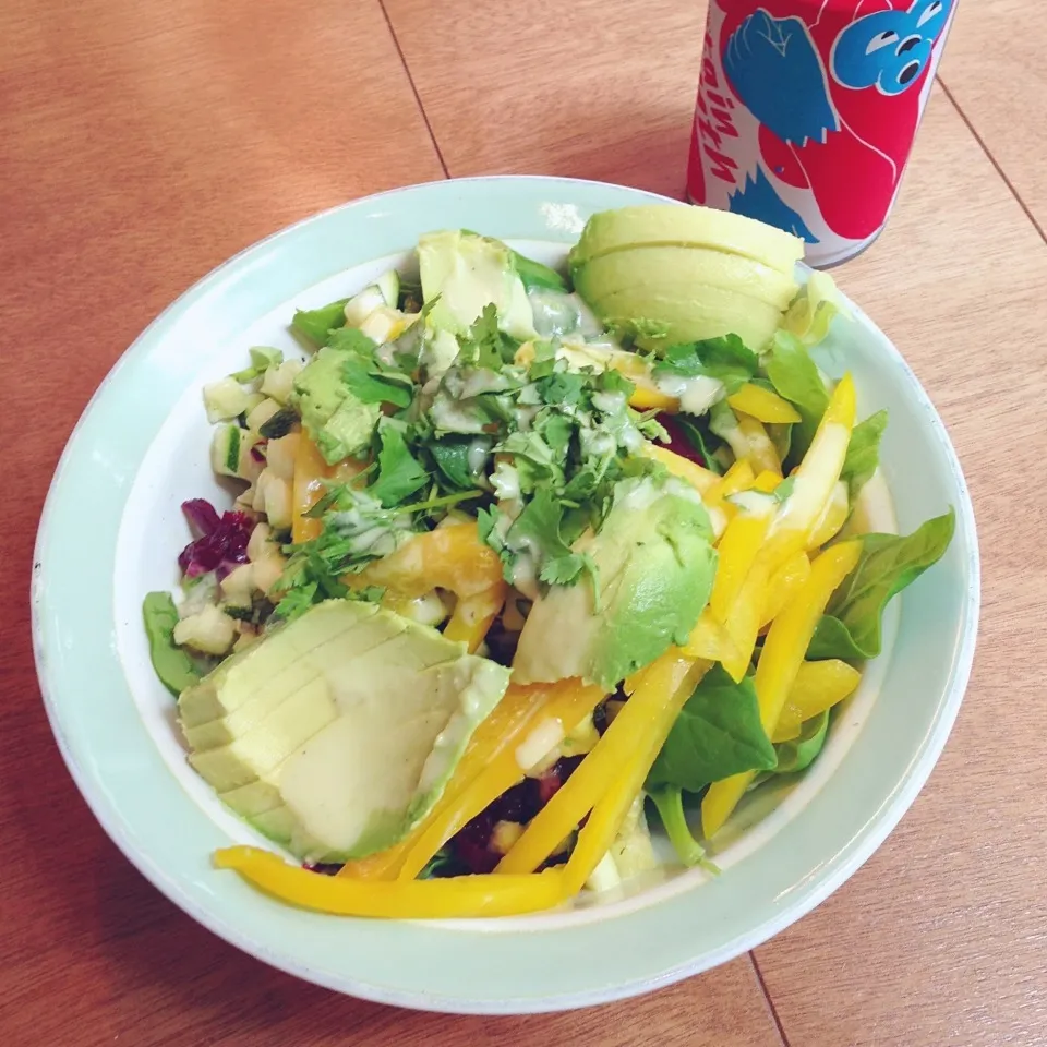 Snapdishの料理写真:Spinach - Red Quinoa - Red Beet - Zucchini - Yellow Bell Pepper - Cilantro - Avocado - Avocado Lemon Wasabi dressing|Rianneさん